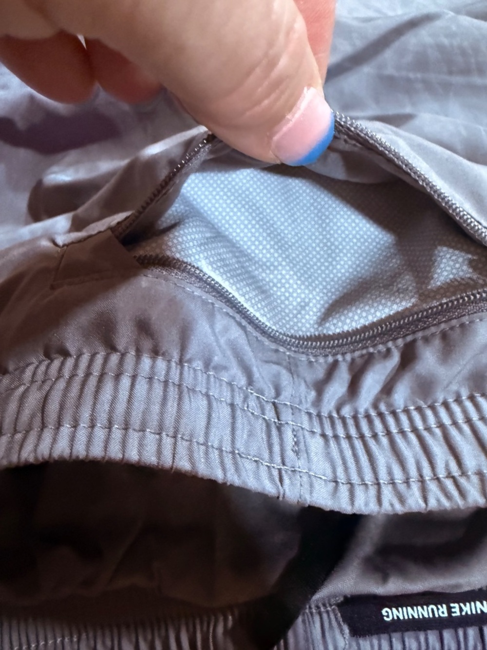 Nike dry fit athletic shorts with zipper pocket in back NWOT - Picture 6 of 7